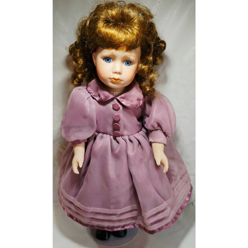 Seymour Mann Connoisseur Collection Porcelain Doll 15" Leslie In Mauve w/Stand